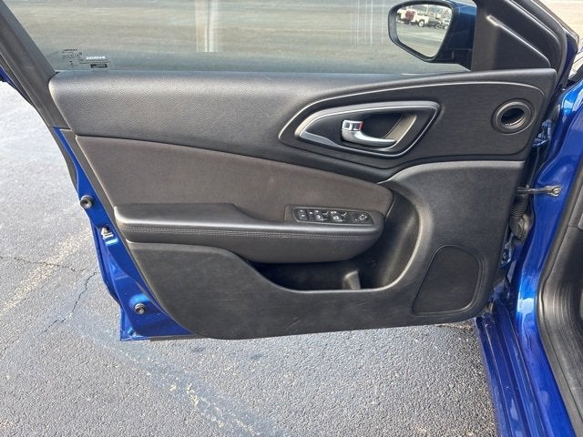 2015 Chrysler 200 Base