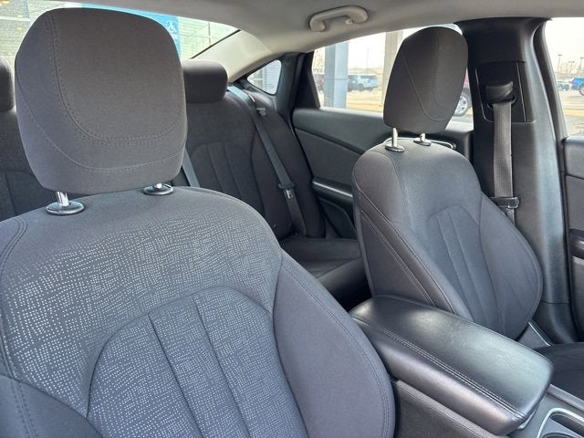 2015 Chrysler 200 Base