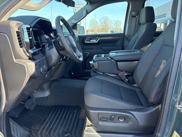 2025 Chevrolet Silverado 1500 LT (2FL)