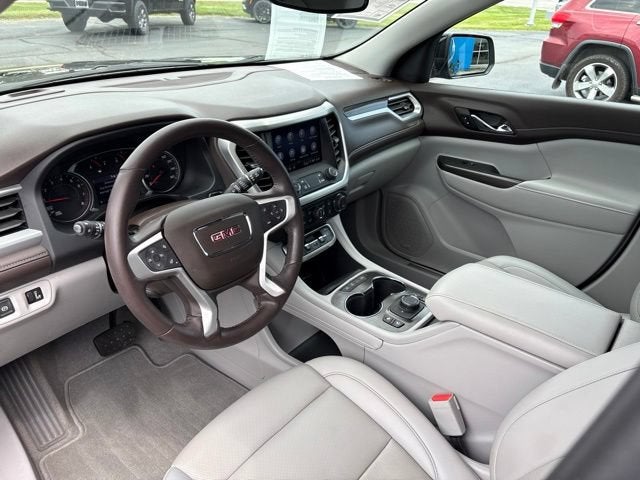 2022 GMC Acadia SLT