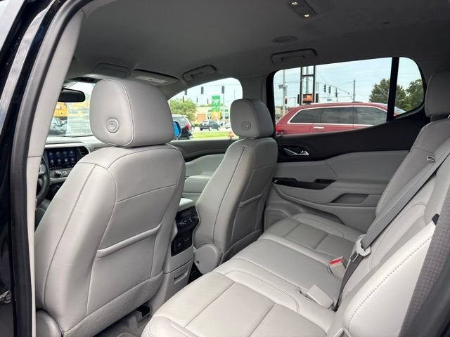2022 GMC Acadia SLT