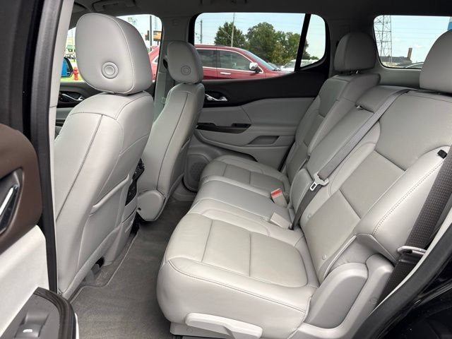 2022 GMC Acadia SLT