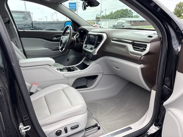 2022 GMC Acadia SLT