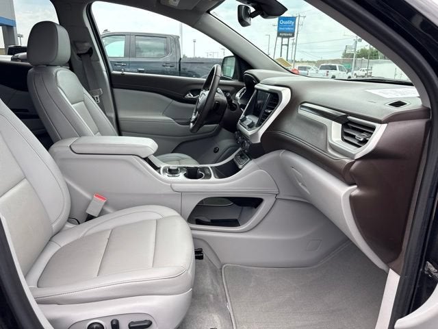 2022 GMC Acadia SLT