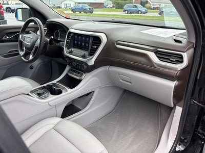 2022 GMC Acadia SLT
