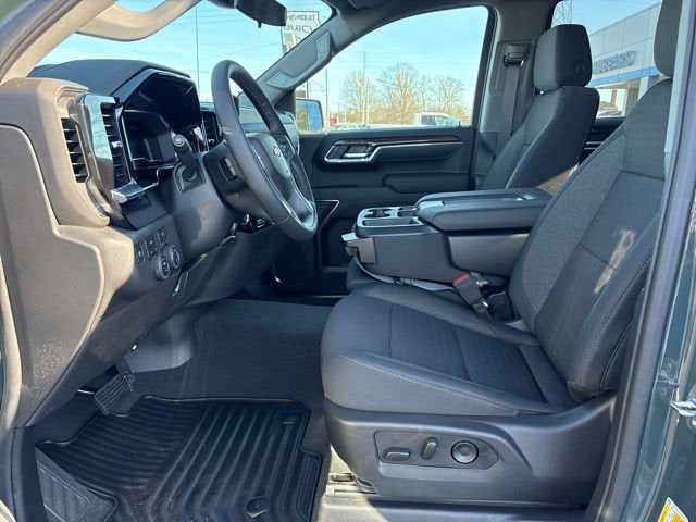 2025 Chevrolet Silverado 1500 LT (2FL)