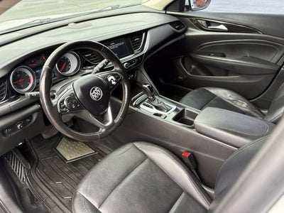 2018 Buick Regal TourX Essence