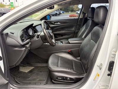 2018 Buick Regal TourX Essence