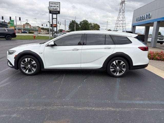 2018 Buick Regal TourX Essence