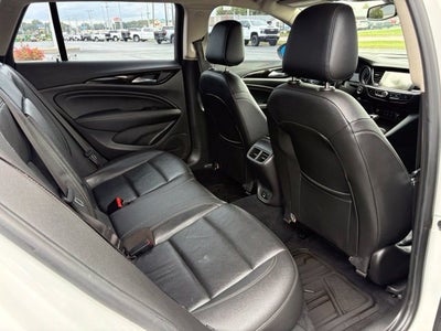 2018 Buick Regal TourX Essence