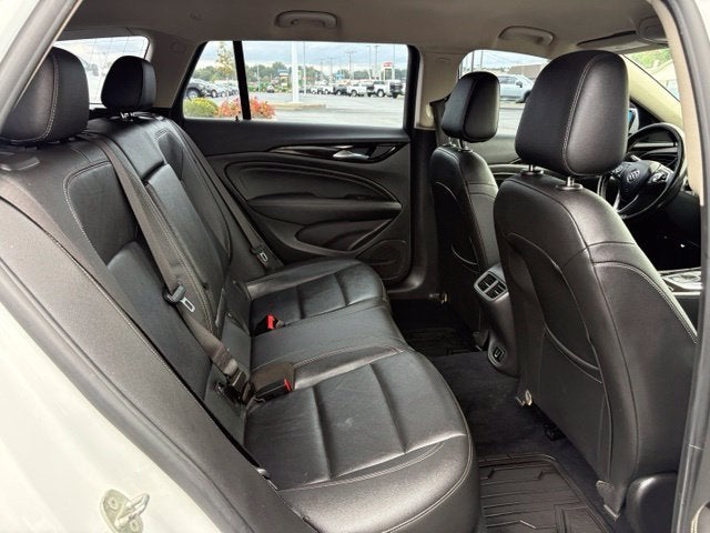 2018 Buick Regal TourX Essence