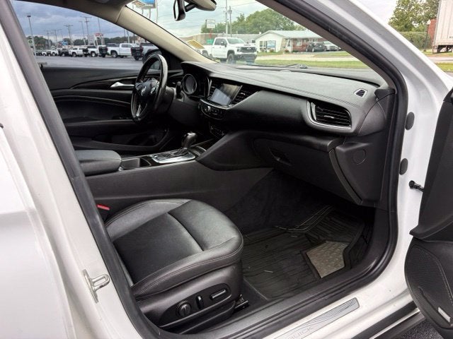 2018 Buick Regal TourX Essence