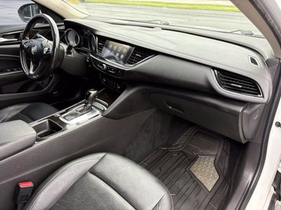 2018 Buick Regal TourX Essence