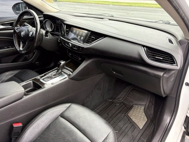 2018 Buick Regal TourX Essence